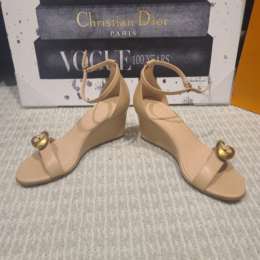 COACH Nude Designer Heels Women size 5